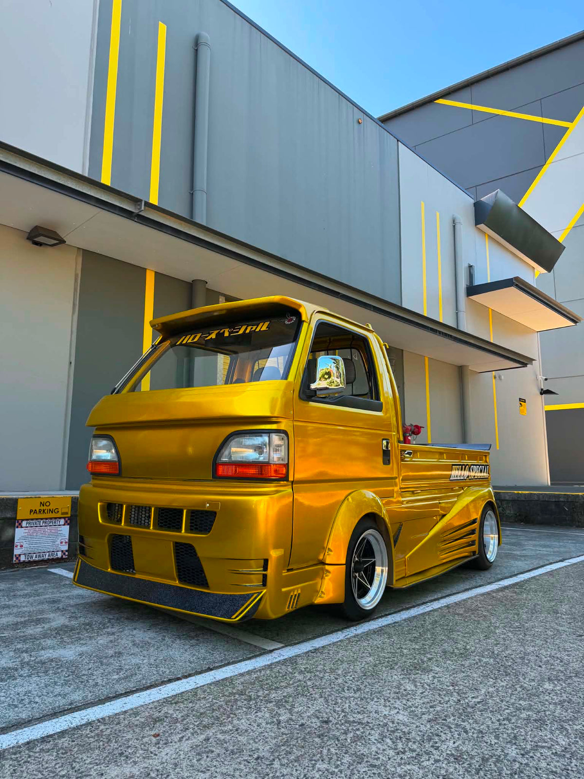 Hello Special, Suzuki Carry kei truck